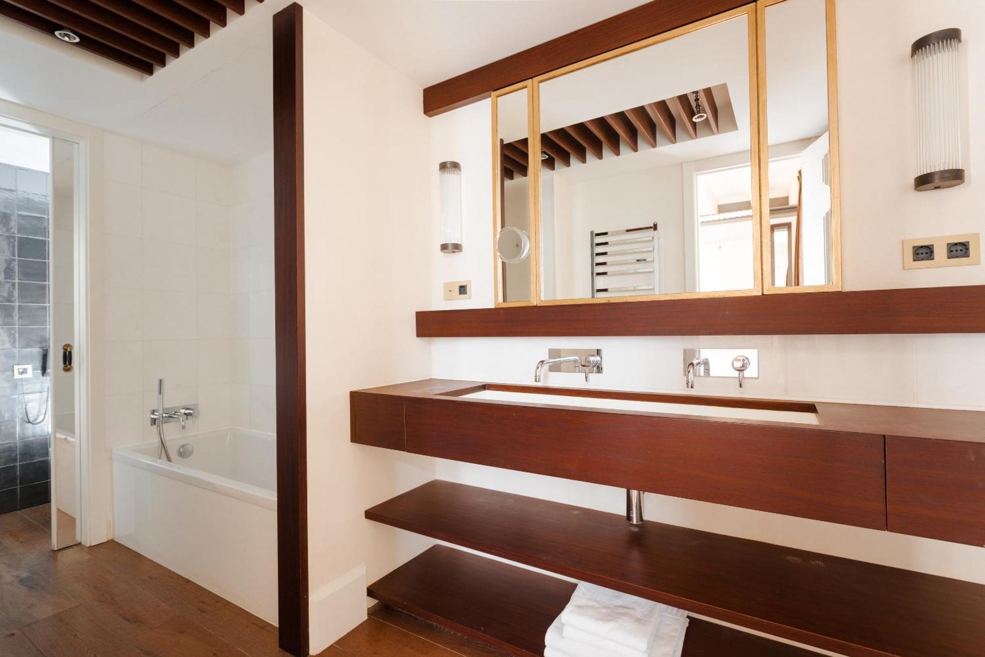 โรงแรมโดพลสคาเรียลจีแอล บาร์เซโลนา ห้อง รูปภาพ Bathroom