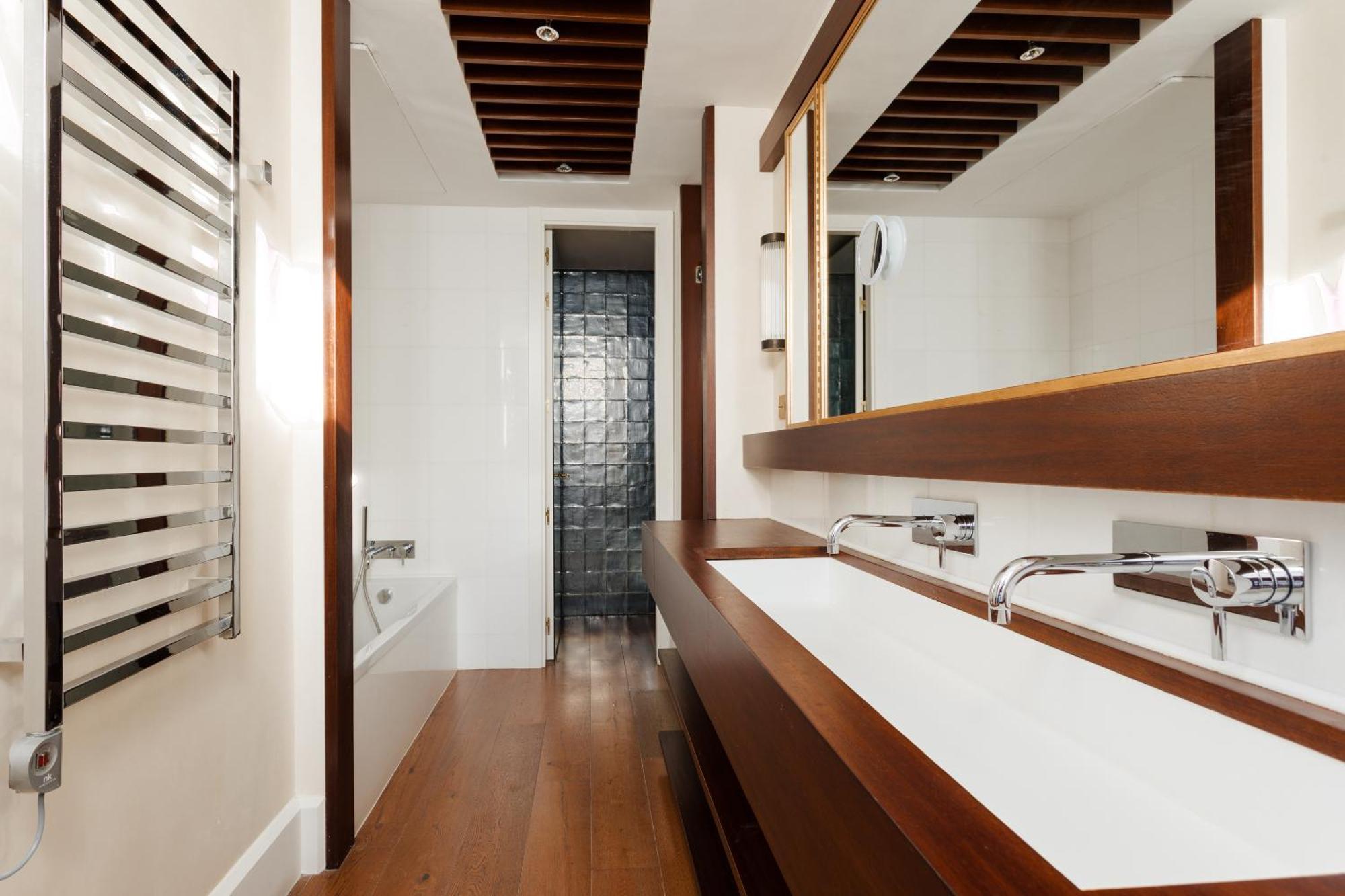 โรงแรมโดพลสคาเรียลจีแอล บาร์เซโลนา ห้อง รูปภาพ Bathroom
