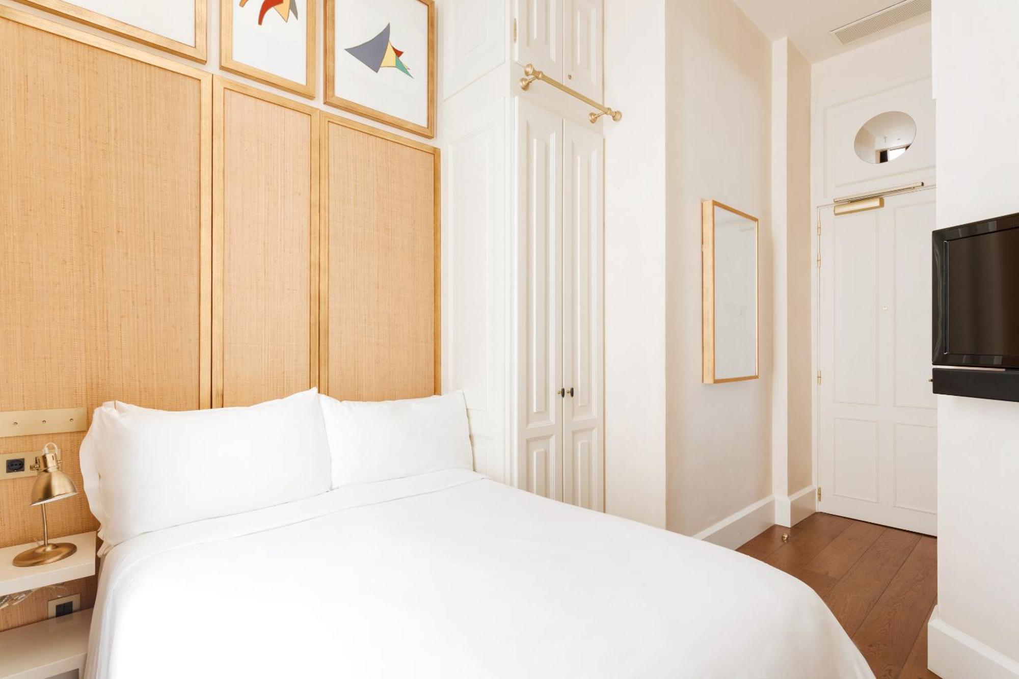 โรงแรมโดพลสคาเรียลจีแอล บาร์เซโลนา ห้อง รูปภาพ A room at the Standard East Village