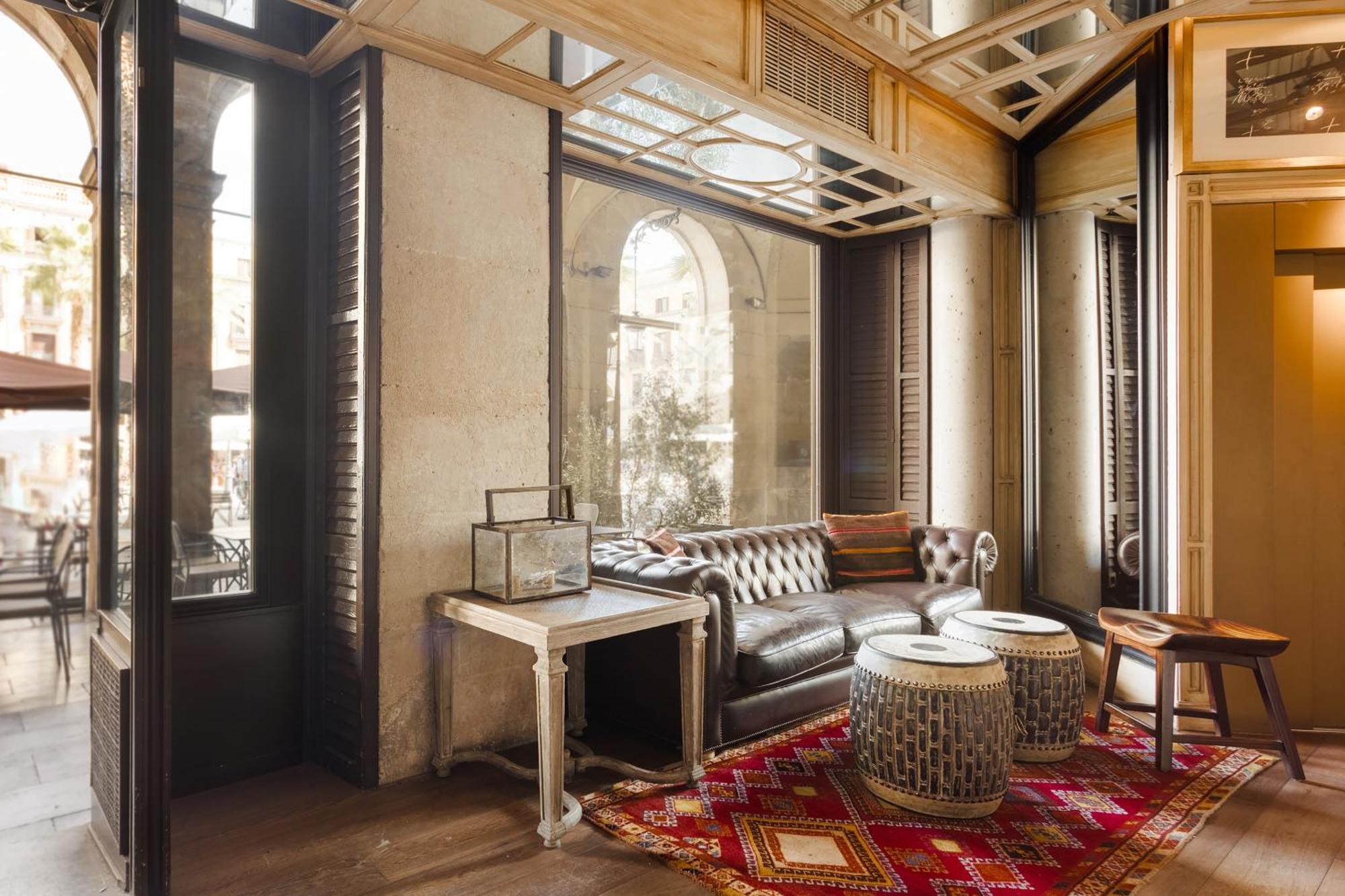 โรงแรมโดพลสคาเรียลจีแอล บาร์เซโลนา ภายนอก รูปภาพ The Library at The Westin Palace Madrid