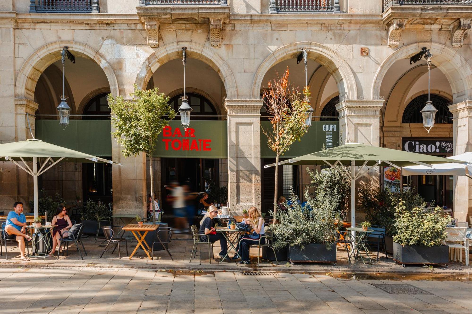 โรงแรมโดพลสคาเรียลจีแอล บาร์เซโลนา ภายนอก รูปภาพ A typical café in Athens