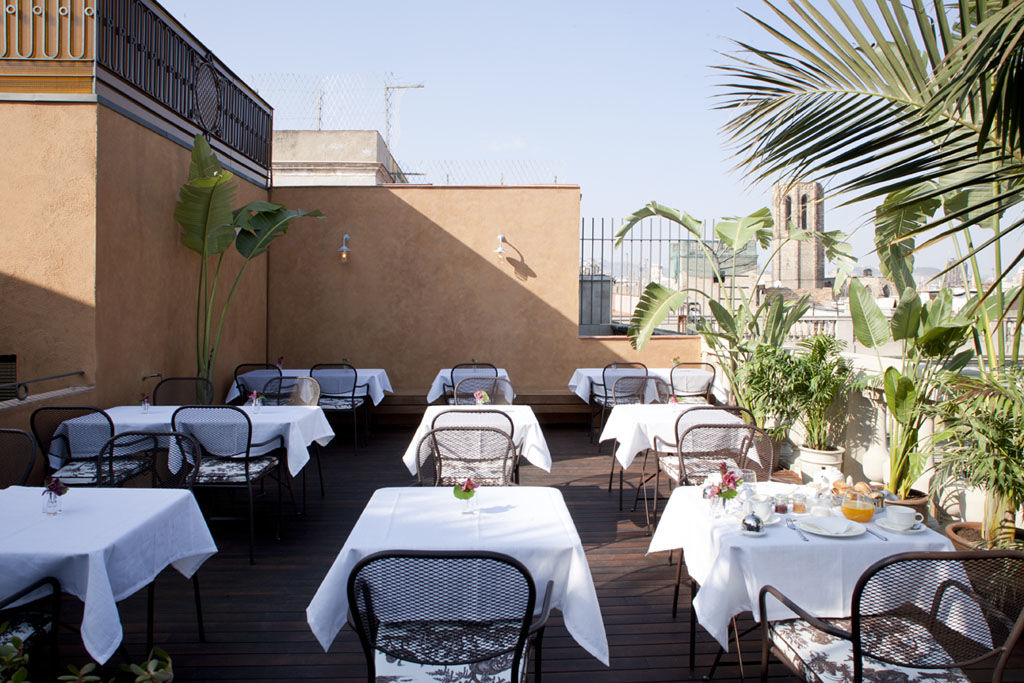 โรงแรมโดพลสคาเรียลจีแอล บาร์เซโลนา ภายนอก รูปภาพ Rooftop terrace